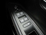 パワーウィンドウはもちろん全窓AUTO開閉機能つきなので便利です