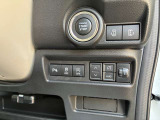 両側後席のスライドドアは運転席から開けれるようになっています!スマートにお出迎えできます!