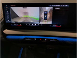 【バックモニター】&rdquo;R&rdquo;レンジにシフトチェンジして頂くとバックカメラとセンサーが起動し駐停車時の運転をサポートします。