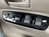 パワーウインドウスイッチです。運転席はオート機能付きです。