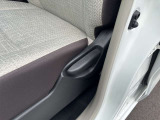 毎日過ごす運転席は要チェック。シートのへたり・擦れ、視界のイメージまで伝わる重要ポイント。