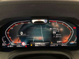 見やすいレイアウトにまとめられたインフォメーションディスプレイ。運転中に集中しながら必要な情報を把握することができます。