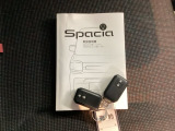 【キーレス】平日の買い物も休日のレジャーも、これ一つで驚くほど身軽に。バッグに忍ばせておくだけで、いつでもスムーズに愛車へアクセスできる、現代のドライブに欠かせない相棒です。