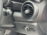 こちらのお車はMINI NEXT鶴ヶ島に展示中です。☆お問合せをお待ちしてます!