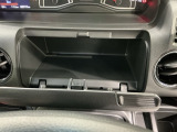 専門業者にて内外装のクリーニングを実施しております!