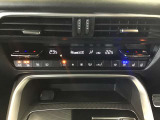 空調はAUTO エアコンですので、温度設定するだけで後は車が管理してくれます。快適な室内空間です!更にシートヒーター、ベンチレーションも完備