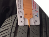 自社整備工場で点検整備をおこなってからお渡ししています。車検が残っている場合は『12ヶ月点検整備』を、車検整備付きの場合は『車検整備』をおこないます。整備費用は車両本体価格に含まれています。
