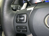 ステアリングスイッチ装備!運転しながら手元でオーディオの操作などができます。