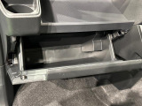 すぐに取り出せ、しまえる多彩な収納が付いてます