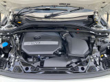 BMW(Bayerische Motoren Werke=バイエルンのエンジン製造会社)がつくるエンジンはパワフルで官能的です!