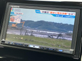 停車時に映像を楽しめるTV機能を搭載。お子様連れのご家族にもおすすめです。移動時間を有効活用して、快適なひとときを過ごしましょう。