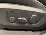 【電動シート(メモリー機能付き)】ドライバーのシートポジションを記憶させることが出来ます。お二人で交代しながら長距離を運転される際など、交代の度にシートポジションを確認する必要が御座いません。