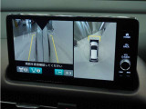 ◆マルチビューカメラシステム◆運転席から見づらい前後左右を、ナビ画面の映像で確認。見通しの悪い交差点や狭い道でのすれ違い、駐車などをサポートします。