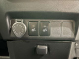 シートヒーター付きです。座面と背もたれをすばやく温めるシートヒーターを内蔵。身体を直接温めることができます。