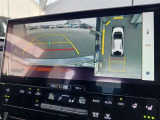 バックガイドモニターで、後方を確認しながら安心して駐車することができます。運転初心者も熟練者も必須の機能ですよ!