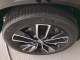 純正アルミホイールです。足元が引き立つので、車全体のイメージがアップしますよ!