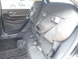 ◆チップアップ&ダイブダウン機構付【ULTR SEAT】は後席座面を左右分割で跳ね上げることができます。トランクで積載できない背の高い荷物をラクラク収納できます。ホンダ車ならではの人気装備です。