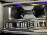 【電子制御パーキングブレーキ】指先で操作が簡単。スイッチを引くだけでパーキングブレーキの操作が可能です。