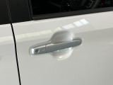 品質へのこだわり!フロアマットやシートなど車内をキレイに清掃し、ニオイや汚れなどを徹底的にクリーニングしてもらっております。室内はピカピカです☆