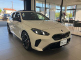 BMWはダウンフォースにより、車両を安定させるため、車の底は平らな造りとなっております。BMWの走行性能に対するこだわりはこういったところにも御座います。