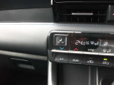 **【冬場もポカポカ・シートヒーター】**運転席と助手席にシートヒーターを装備!エアコンが温まる前でも、スイッチを入れてすぐにシートが体を芯から温めてくれます。