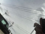 ボンネットにキズがございます。