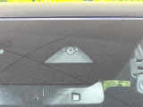 【スマートブレーキサポート】走行中に前方の車両等を認識し、衝突しそうな時は警報とブレーキで衝突回避と被害軽減をアシスト。より安全にドライブをお楽しみいただけます。