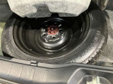 【テンパータイヤ】こちらのお車にはテンパータイヤがついております♪