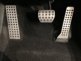 負担を感じることなく正確にペダルを操作することが出来ます。体格に関係なく自然でリラックスした運転姿勢をとることが可能です♪