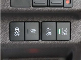 ホンダセンシングが装備されています。アダプティブレーダークルーズやレーンキープアシスト、車線逸脱防止機能なども備えていて、ロングドライブも快適で安全にお楽しみいただけます。