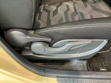 延長保証につきましてはお求めいただく車両によって保証料が異なりますので、当店スタッフまでお気軽にお問い合わせくださいませ。