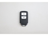 スマートキーはカバンの中やポケットに携帯するだけでドアロックの開閉・エンジンスタートが可能です!