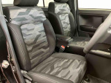 【運転席シートリフター】 体格に合わせたドライビングポジションに調整できます。