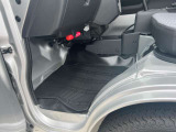 フロアマットも綺麗にクリーニングして納車しております!
