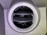 「N-VAN e:」は、電気の力で広がる新しい暮らしのかたちです。アウトドアや災害時には電源としても活躍。もしもの時も、いつもの日常も、この一台がしっかり支えてくれます。