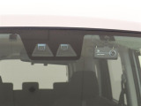 サポカーは、高齢運転者を含めたすべてのドライバーによる交通事故の発生防止・被害軽減対策の一環として、国が推奨する新しい自動車安全コンセプトです。詳しくは販売店スタッフまでおたずねください。