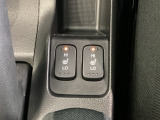 運転席/助手席シートヒーターで寒い日もすぐに温かくなり快適に過ごせます。2段階の温度調整が可能です。