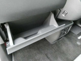 車検証などが収納できるグローブボックスです。