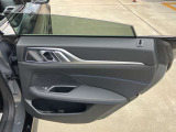 当社BMW認定中古車は全車保証付きでございます。また保証料金や整備費用はお見積書内の諸費用・税金に追加計上する事はございません。認定中古車保証付きのお支払総額でお見積りご依頼の上、他店とお比べください