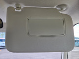 運転席サンバイザー、ミラーつきです♪