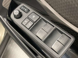 全席に電動パワーウインドウを装備。乗員それぞれが快適に操作できます。
