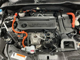 技術が詰まったエンジンルームもご覧の通りピカピカにクリーニング済みです。ハイブリッドなのでお財布にも環境にも優しいです。