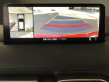 360&deg;ビューモニターでは前後左右4つのカメラ映像をさまざまな走行状況に応じて切り替えてセンターディスプレイに表示することで、駐車時や狭い道でのすれ違い時、見通しの悪い交差点進入時でも安心感を高めます