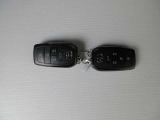 スマートキーは2個付なのでご家族で共有できて便利です♪