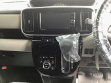 視野移動が少なく、運転に必要な機能をまとめ使いやすさのある運転席まわりです。