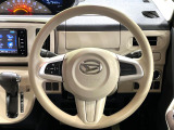 インテリアに合わせたデザインのステアリングは、運転される方のことも考え、運転しやすい形状、大きさです。是非一度、実際に触ってお確かめください。