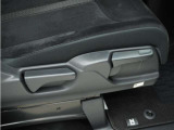 ◆シートハイトアジャスター◆運転席を上下に高さ調節ができます!運転ポジションを体格に合わせてシート調整できます。