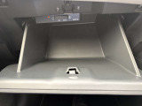 収納もバッチリ!小物が散乱しがちな車内もスッキリさせる事ができますね♪