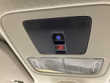 【SOSボタン】体調が悪くなったときや、事故に遭遇したとき、あおり運転にあっている時など、緊急時にボタンを押すと緊急サポートセンターにつながり、オペレーターが警察・救急への取次ぎを行います。