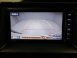 バックモニター装着車は後退時の強い味方です♪車庫入れや縦列駐車の際、後退操作の参考になるガイドラインをナビ画面に表示します。